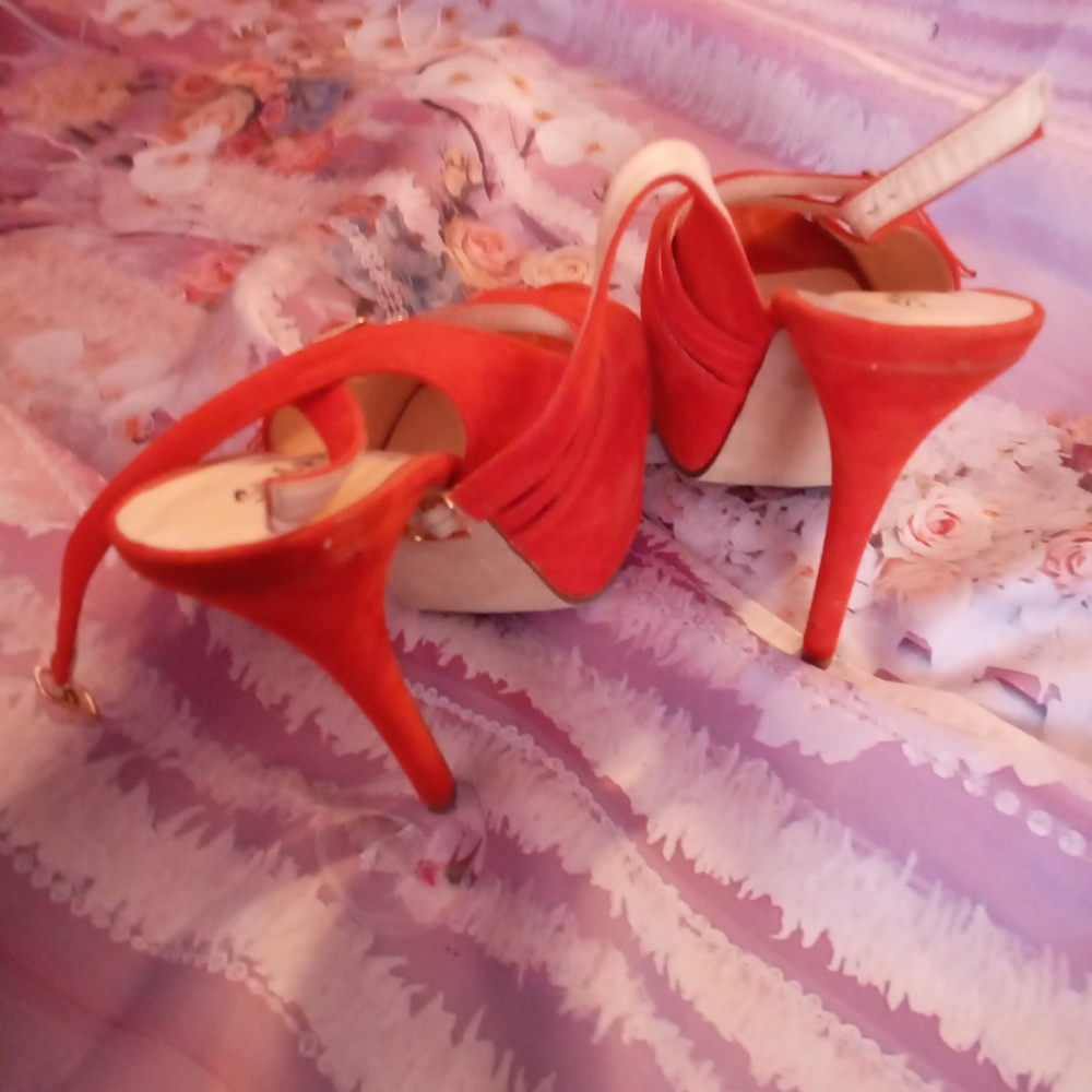 Shoes - Picture 2 of 4